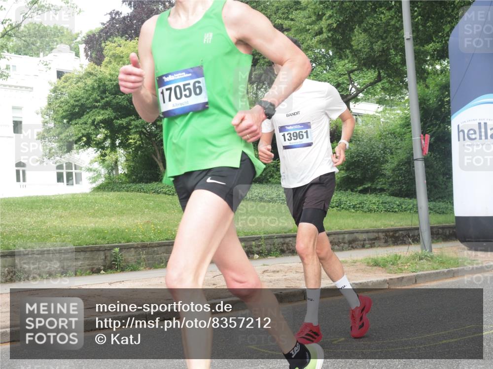 29.06.2025 - hella hamburg halbmarathon KatJ http://msf.ph/oto/8357212 29.06.2025 10:22:04 Zwischen KM18-KM19  meine-sportfotos.de
