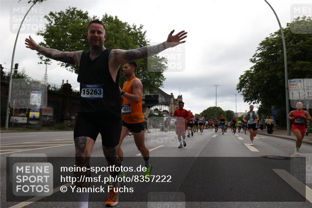 29.06.2025 - hella hamburg halbmarathon Yannick Fuchs http://msf.ph/oto/8357222 29.06.2025 10:53:05 20KM 1285, 1642, 1946, 1951, 2006, 2027, 2348, 2584, 2677, 2855, 2957, 2978, 3181, 3983, 4088, 4592, 5084, 5347, 5633, 6202, 6208, 6636, 6997, 7031, 7223, 7476, 8290, 8929, 9655, 10036, 10759, 10943, 11938, 12633, 13407, 13583, 14375, 14567, 14631, 14902, 14914, 14965, 15232, 15240, 15263, 15284, 15824, 16160, 16341, 16563, 16910, 17017, 17346, 17503, 17630, 18112, 18153, 18232, 18266, 18327, 18954, 19015, 19160 meine-sportfotos.de