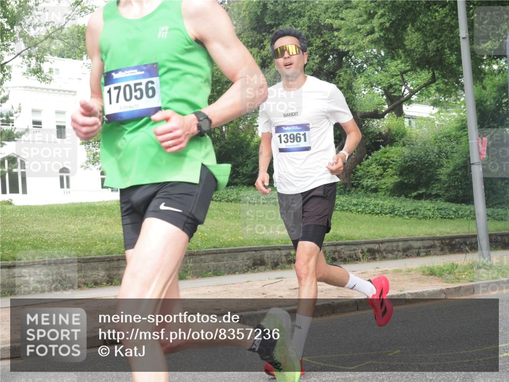 29.06.2025 - hella hamburg halbmarathon KatJ http://msf.ph/oto/8357236 29.06.2025 10:22:04 Zwischen KM18-KM19  meine-sportfotos.de