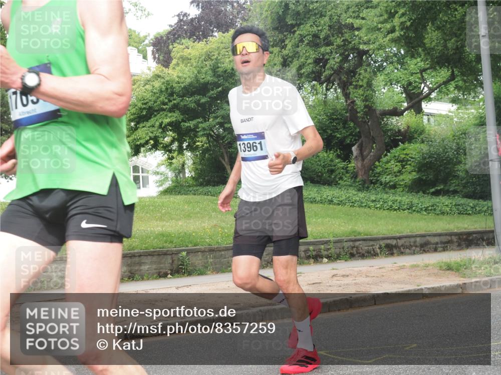 29.06.2025 - hella hamburg halbmarathon KatJ http://msf.ph/oto/8357259 29.06.2025 10:22:04 Zwischen KM18-KM19  meine-sportfotos.de