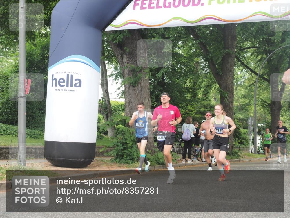 29.06.2025 - hella hamburg halbmarathon KatJ http://msf.ph/oto/8357281 29.06.2025 10:22:07 Zwischen KM18-KM19 4749 meine-sportfotos.de