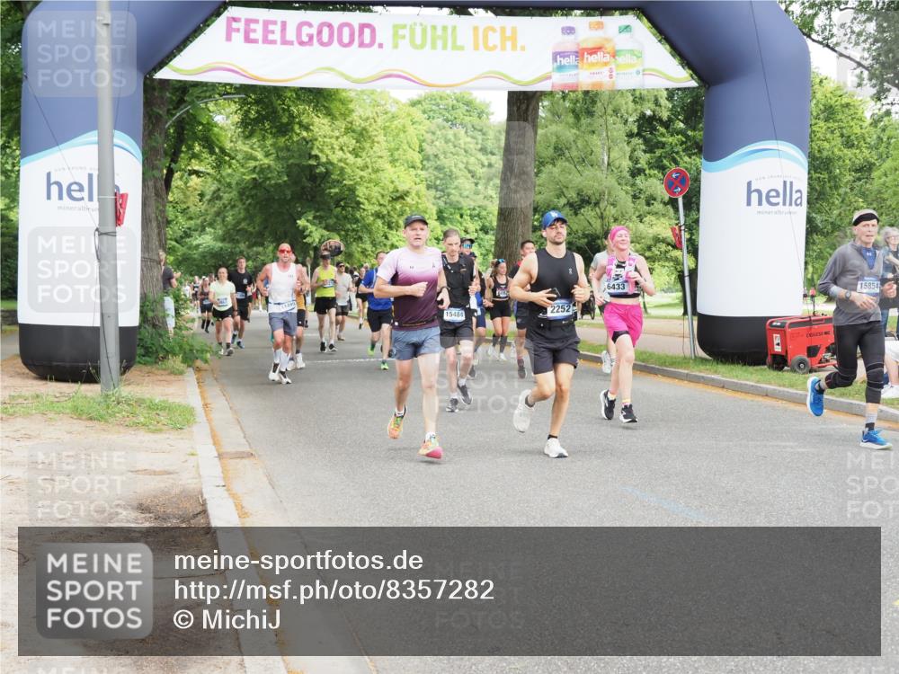 29.06.2025 - hella hamburg halbmarathon MichiJ http://msf.ph/oto/8357282 29.06.2025 10:42:07 Zwischen KM18-KM19 1193, 1506, 2252, 3652, 4231, 6355, 6433, 7221, 10368, 10376, 11499, 12483, 15484, 15854, 16879, 18181 meine-sportfotos.de