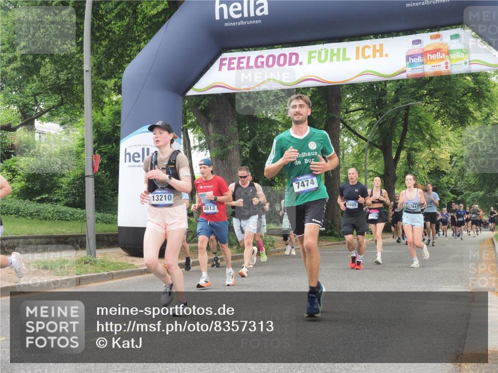 29.06.2025 - hella hamburg halbmarathon KatJ http://msf.ph/oto/8357313 29.06.2025 10:52:05 Zwischen KM18-KM19 1885, 4613, 7271, 7474 meine-sportfotos.de