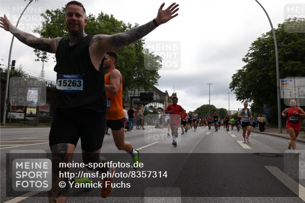 29.06.2025 - hella hamburg halbmarathon Yannick Fuchs http://msf.ph/oto/8357314 29.06.2025 10:53:05 20KM 1285, 1642, 1946, 1951, 2006, 2027, 2348, 2584, 2677, 2855, 2957, 2978, 3181, 3983, 4088, 4592, 5084, 5347, 5633, 6202, 6208, 6636, 6997, 7031, 7223, 7476, 8290, 8929, 9655, 10036, 10759, 10943, 11938, 12633, 13407, 13583, 14375, 14567, 14631, 14902, 14914, 14965, 15232, 15240, 15263, 15284, 15824, 16160, 16341, 16563, 16910, 17017, 17346, 17503, 17630, 18112, 18153, 18232, 18266, 18327, 18954, 19015, 19160 meine-sportfotos.de