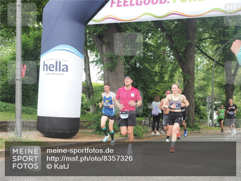 29.06.2025 - hella hamburg halbmarathon KatJ http://msf.ph/oto/8357326 29.06.2025 10:22:08 Zwischen KM18-KM19 4749 meine-sportfotos.de