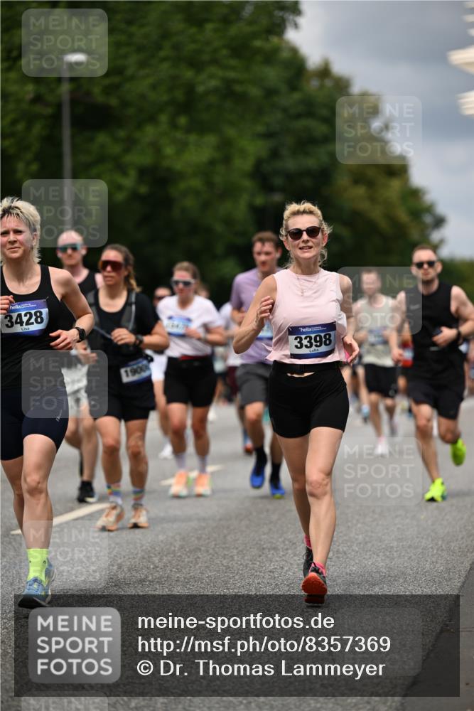29.06.2025 - hella hamburg halbmarathon Dr. Thomas Lammeyer http://msf.ph/oto/8357369 29.06.2025 10:41:12 Kennedybrücke 56, 1022, 1118, 1253, 1488, 1490, 1597, 1948, 1952, 2072, 2552, 2811, 3165, 3230, 3398, 3428, 3714, 3873, 3895, 5560, 5786, 5789, 6359, 6804, 7202, 7235, 7707, 7773, 7823, 8257, 8258, 8315, 8936, 8937, 9918, 10024, 10112, 10123, 10862, 10931 meine-sportfotos.de