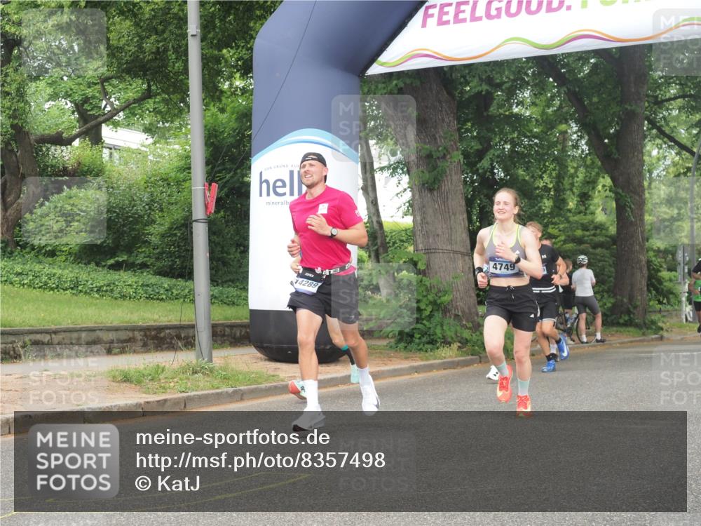 29.06.2025 - hella hamburg halbmarathon KatJ http://msf.ph/oto/8357498 29.06.2025 10:22:08 Zwischen KM18-KM19 4749 meine-sportfotos.de