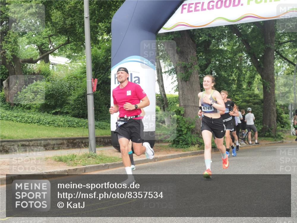 29.06.2025 - hella hamburg halbmarathon KatJ http://msf.ph/oto/8357534 29.06.2025 10:22:09 Zwischen KM18-KM19 4749 meine-sportfotos.de