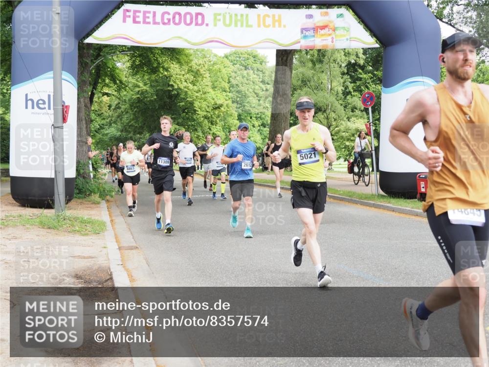 29.06.2025 - hella hamburg halbmarathon MichiJ http://msf.ph/oto/8357574 29.06.2025 10:42:12 Zwischen KM18-KM19 2252, 2612, 3177, 3861, 5021, 6082, 6084, 6433, 6569, 8863, 11499, 11568, 13470, 14818, 14845, 15184, 15484, 15854, 16327, 16521, 16527 meine-sportfotos.de