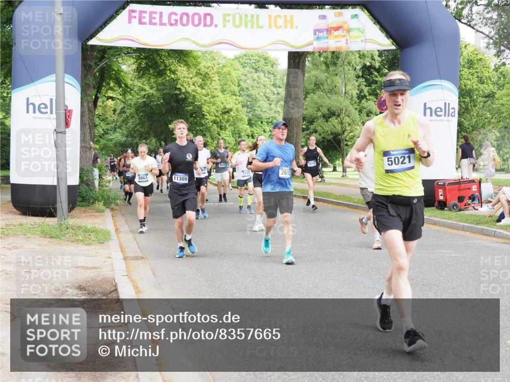 29.06.2025 - hella hamburg halbmarathon MichiJ http://msf.ph/oto/8357665 29.06.2025 10:42:13 Zwischen KM18-KM19 2252, 2612, 3177, 3861, 5021, 6082, 6084, 6433, 6569, 8863, 9562, 11309, 11499, 11568, 13470, 14818, 14845, 15184, 15484, 15854, 16327, 16521, 16527 meine-sportfotos.de