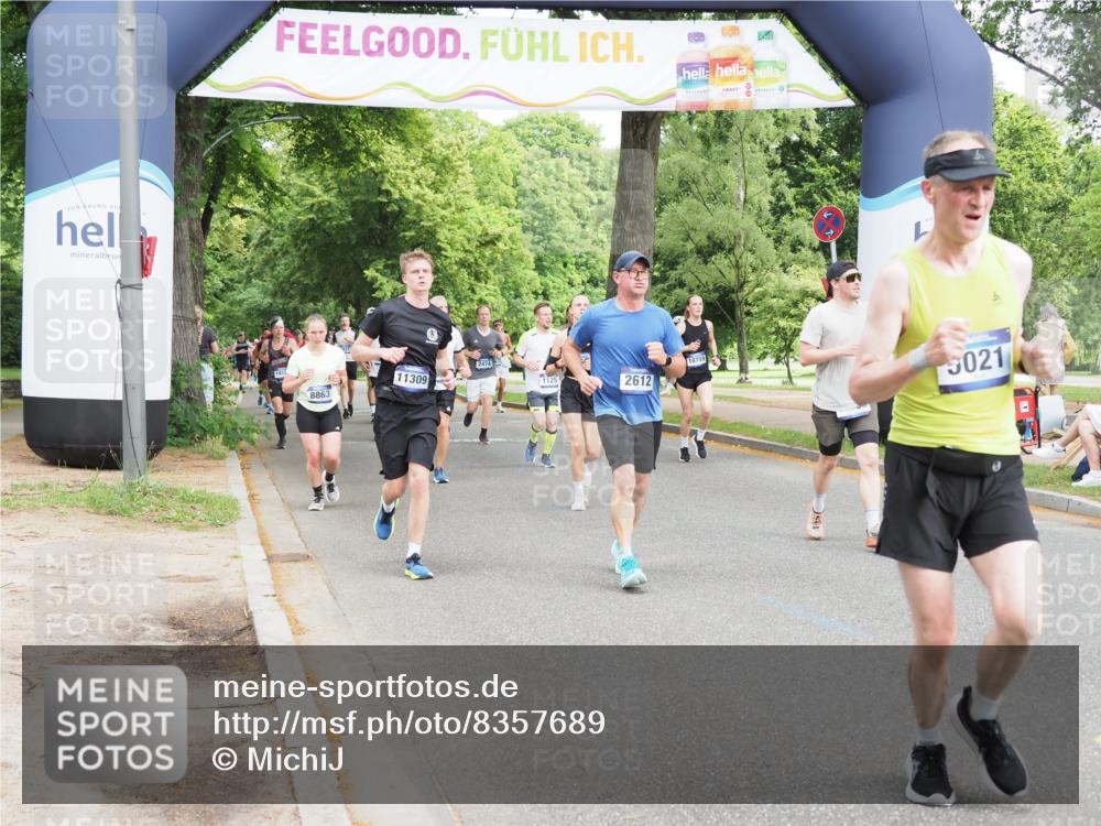 29.06.2025 - hella hamburg halbmarathon MichiJ http://msf.ph/oto/8357689 29.06.2025 10:42:13 Zwischen KM18-KM19 2252, 2612, 3177, 3861, 5021, 6082, 6084, 6433, 6569, 8863, 9562, 11309, 11499, 11568, 13470, 14818, 14845, 15184, 15484, 15854, 16327, 16521, 16527 meine-sportfotos.de