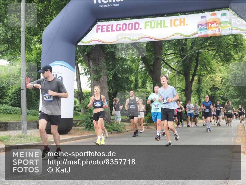 29.06.2025 - hella hamburg halbmarathon KatJ http://msf.ph/oto/8357718 29.06.2025 10:52:09 Zwischen KM18-KM19 1885, 2490, 4613, 6706, 7271, 7474 meine-sportfotos.de