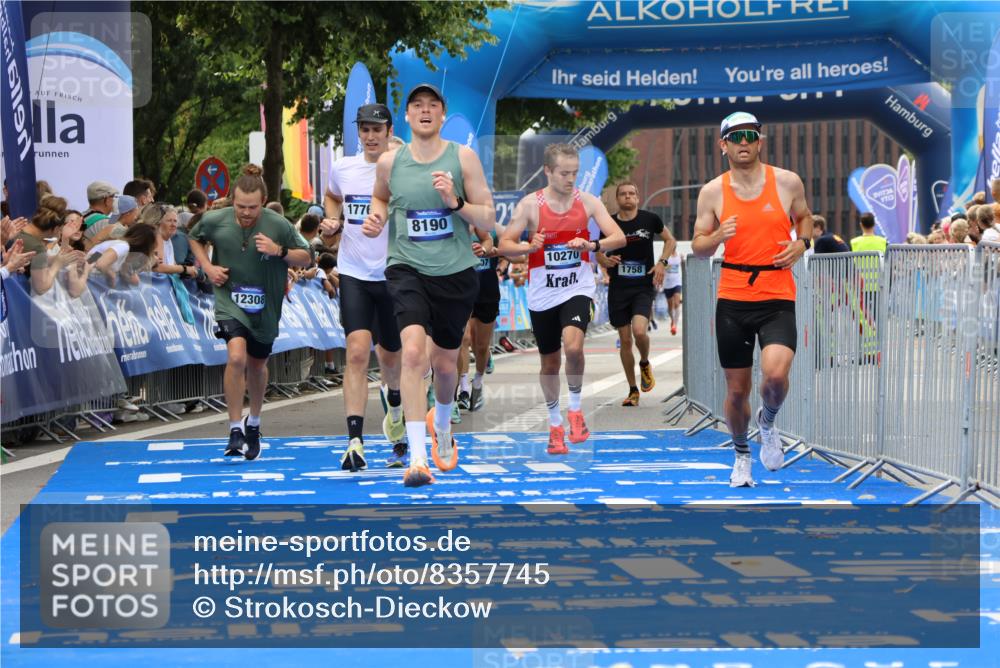 29.06.2025 - hella hamburg halbmarathon Strokosch-Dieckow http://msf.ph/oto/8357745 29.06.2025 10:30:00 Ziel 2689, 3189, 5308, 8190, 9634, 10270, 12308, 15507, 15672, 17768 meine-sportfotos.de