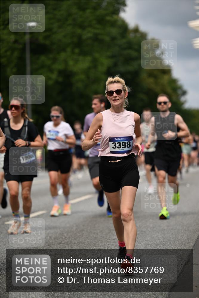 29.06.2025 - hella hamburg halbmarathon Dr. Thomas Lammeyer http://msf.ph/oto/8357769 29.06.2025 10:41:12 Kennedybrücke 56, 1022, 1118, 1253, 1488, 1490, 1597, 1948, 1952, 2072, 2552, 2811, 3165, 3230, 3398, 3428, 3714, 3873, 3895, 5560, 5786, 5789, 6359, 6804, 7202, 7235, 7707, 7773, 7823, 8257, 8258, 8315, 8936, 8937, 9918, 10024, 10112, 10123, 10862, 10931 meine-sportfotos.de