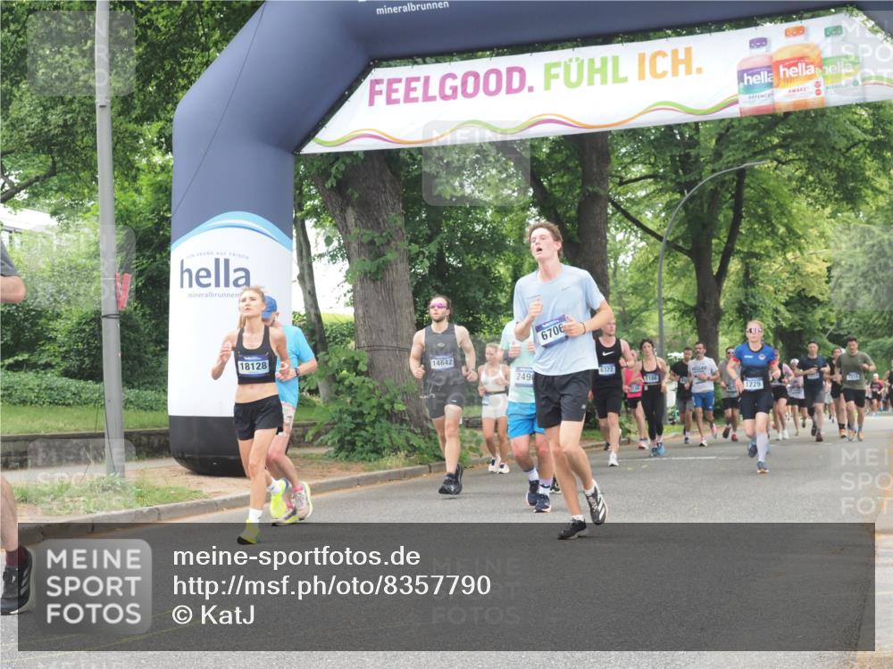 29.06.2025 - hella hamburg halbmarathon KatJ http://msf.ph/oto/8357790 29.06.2025 10:52:10 Zwischen KM18-KM19 1885, 2490, 4613, 6706, 7474, 7907 meine-sportfotos.de