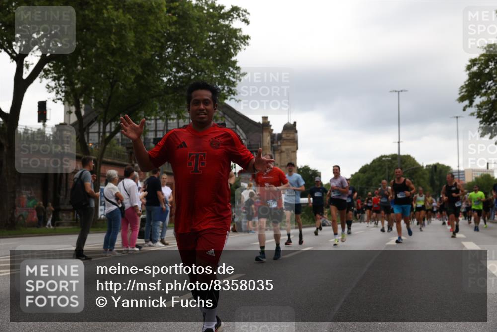 29.06.2025 - hella hamburg halbmarathon Yannick Fuchs http://msf.ph/oto/8358035 29.06.2025 10:53:06 20KM 1285, 1642, 1946, 1951, 2006, 2027, 2348, 2584, 2677, 2855, 2957, 2978, 3181, 3279, 3983, 4088, 4592, 5084, 5347, 5633, 5885, 6202, 6208, 6220, 6636, 6997, 7031, 7223, 7476, 8290, 8929, 9655, 10036, 10759, 10943, 11935, 11938, 12633, 13407, 13583, 14375, 14567, 14631, 14902, 14914, 14965, 15232, 15240, 15263, 15284, 15824, 16160, 16341, 16563, 16910, 17017, 17346, 17503, 17630, 18112, 18153, 18232, 18266, 18327, 18954, 19015, 19160 meine-sportfotos.de