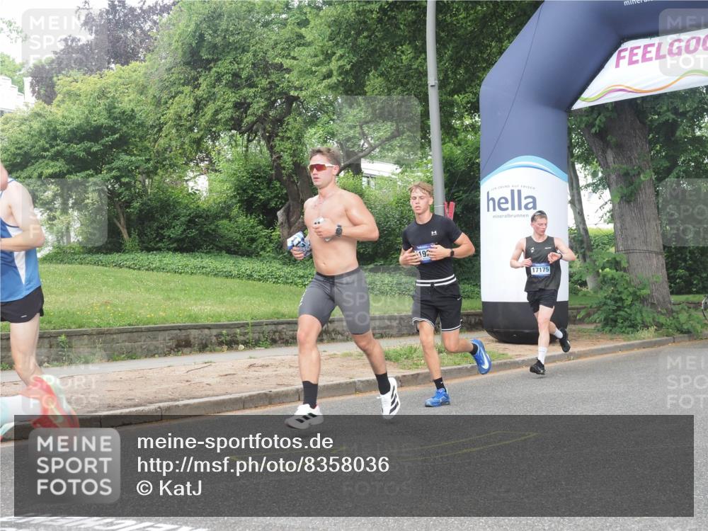 29.06.2025 - hella hamburg halbmarathon KatJ http://msf.ph/oto/8358036 29.06.2025 10:22:11 Zwischen KM18-KM19 4749, 7723 meine-sportfotos.de