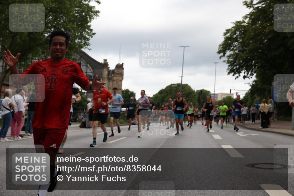29.06.2025 - hella hamburg halbmarathon Yannick Fuchs http://msf.ph/oto/8358044 29.06.2025 10:53:06 20KM 1285, 1642, 1946, 1951, 2006, 2027, 2348, 2584, 2677, 2855, 2957, 2978, 3181, 3279, 3983, 4088, 4592, 5084, 5347, 5633, 5885, 6202, 6208, 6220, 6636, 6997, 7031, 7223, 7476, 8290, 8929, 9655, 10036, 10759, 10943, 11935, 11938, 12633, 13407, 13583, 14375, 14567, 14631, 14902, 14914, 14965, 15232, 15240, 15263, 15284, 15824, 16160, 16341, 16563, 16910, 17017, 17346, 17503, 17630, 18112, 18153, 18232, 18266, 18327, 18954, 19015, 19160 meine-sportfotos.de