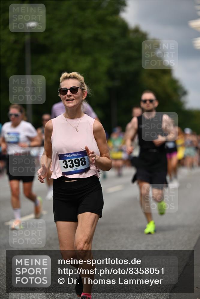 29.06.2025 - hella hamburg halbmarathon Dr. Thomas Lammeyer http://msf.ph/oto/8358051 29.06.2025 10:41:13 Kennedybrücke 56, 1022, 1118, 1253, 1488, 1490, 1597, 1948, 1952, 2072, 2552, 2811, 3165, 3230, 3398, 3428, 3714, 3873, 3895, 5224, 5560, 5786, 5789, 6359, 6804, 7202, 7235, 7707, 7773, 7823, 8257, 8258, 8315, 8936, 8937, 9918, 10024, 10112, 10123, 10862, 10931 meine-sportfotos.de