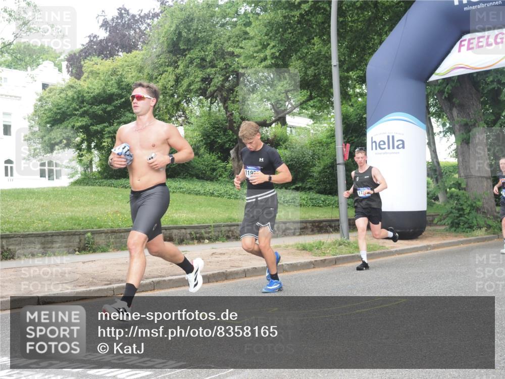 29.06.2025 - hella hamburg halbmarathon KatJ http://msf.ph/oto/8358165 29.06.2025 10:22:11 Zwischen KM18-KM19 4749, 7723 meine-sportfotos.de