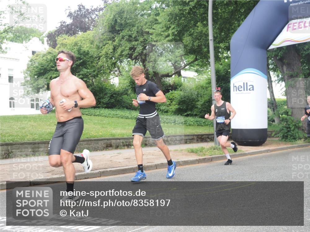 29.06.2025 - hella hamburg halbmarathon KatJ http://msf.ph/oto/8358197 29.06.2025 10:22:11 Zwischen KM18-KM19 4749, 7723 meine-sportfotos.de