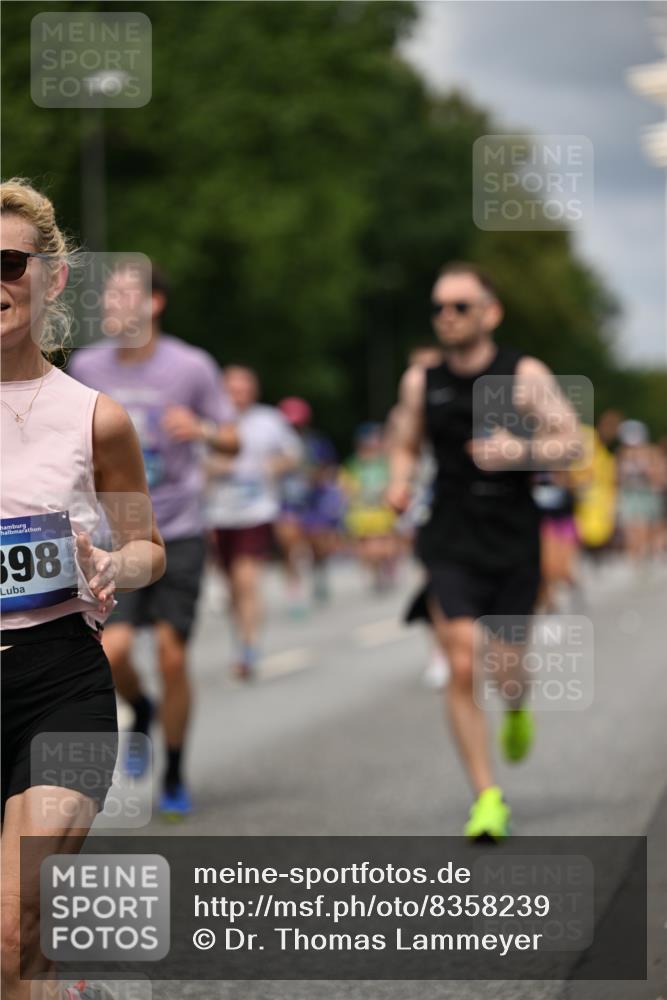 29.06.2025 - hella hamburg halbmarathon Dr. Thomas Lammeyer http://msf.ph/oto/8358239 29.06.2025 10:41:14 Kennedybrücke 56, 1022, 1118, 1253, 1488, 1490, 1597, 1948, 1952, 2072, 2552, 2811, 3165, 3230, 3398, 3428, 3714, 3873, 3895, 4733, 5224, 5560, 5786, 5789, 6359, 6804, 7202, 7235, 7707, 7773, 7823, 8257, 8258, 8315, 8936, 8937, 9918, 10024, 10112, 10123, 10762, 10862, 10931 meine-sportfotos.de