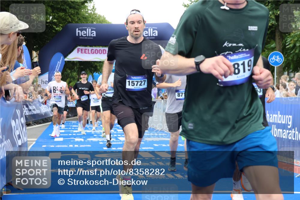 29.06.2025 - hella hamburg halbmarathon Strokosch-Dieckow http://msf.ph/oto/8358282 29.06.2025 10:51:46 Ziel 2396, 2818, 2823, 2880, 4297, 6286, 7224, 8710, 8819, 8856, 9793, 9959, 12224, 13799, 14458, 15427, 15496, 15727, 15831, 15899, 16907, 17682, 17815, 17962, 19053, 19137 meine-sportfotos.de