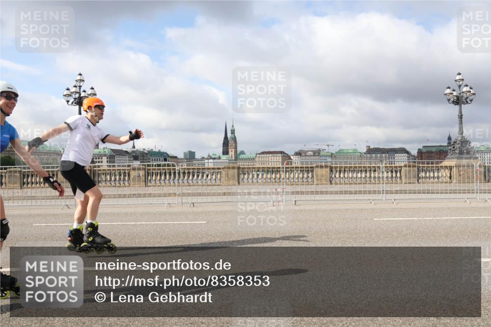29.06.2025 - hella hamburg halbmarathon Lena Gebhardt http://msf.ph/oto/8358353 29.06.2025 09:09:36 Lombardsbrücke  meine-sportfotos.de
