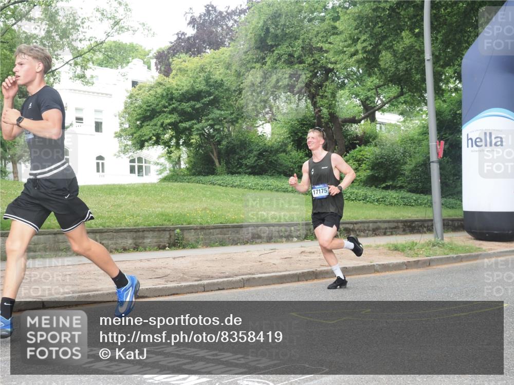 29.06.2025 - hella hamburg halbmarathon KatJ http://msf.ph/oto/8358419 29.06.2025 10:22:12 Zwischen KM18-KM19 4749, 7723 meine-sportfotos.de