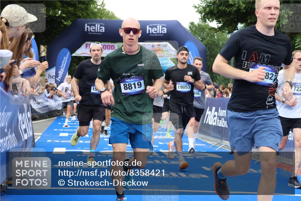 29.06.2025 - hella hamburg halbmarathon Strokosch-Dieckow http://msf.ph/oto/8358421 29.06.2025 10:51:45 Ziel 2396, 2818, 2823, 2880, 4297, 6286, 7224, 8710, 8819, 8856, 9793, 9959, 12224, 14012, 14458, 15427, 15496, 15727, 15831, 15899, 16907, 17682, 17815, 17962, 19020, 19053, 19137 meine-sportfotos.de