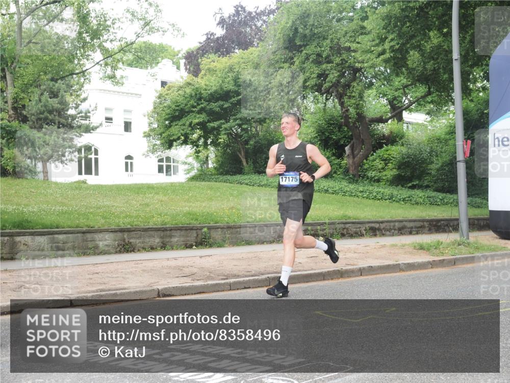 29.06.2025 - hella hamburg halbmarathon KatJ http://msf.ph/oto/8358496 29.06.2025 10:22:12 Zwischen KM18-KM19 4749, 7723 meine-sportfotos.de