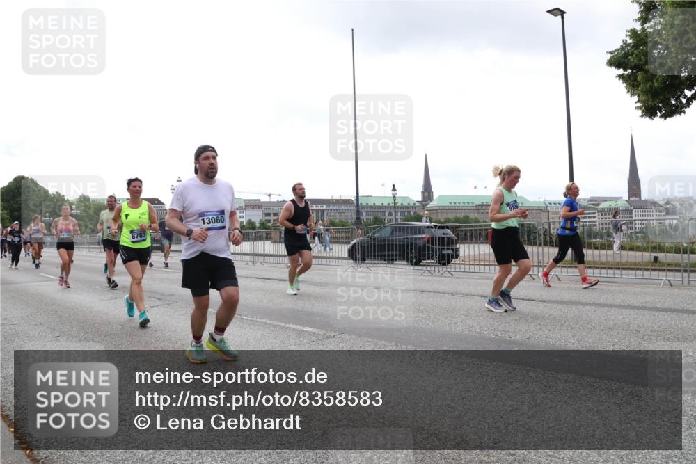 29.06.2025 - hella hamburg halbmarathon Lena Gebhardt http://msf.ph/oto/8358583 29.06.2025 10:39:07 Lombardsbrücke 19139, 8783, 13060, 56, 1232, 1390, 1451, 1760, 1856, 1883, 2092, 2524, 2534, 2571, 2574, 2693, 2843, 2893, 2998, 3275, 3307, 3353, 3726, 3727, 3745, 3927, 4257, 4259, 4260, 4316, 4320, 4410, 4523, 4603, 4659, 4855, 4882, 4964, 5913, 6062, 6112, 6342, 6343, 6611, 6875, 7263, 7341, 7501, 7506, 7524, 7589, 7815, 7849, 8203, 8243, 8367, 8457, 8783, 9393, 9420, 9446, 9708, 9974, 9977, 10001, 10072, 10315, 10516, 10554, 13060 meine-sportfotos.de