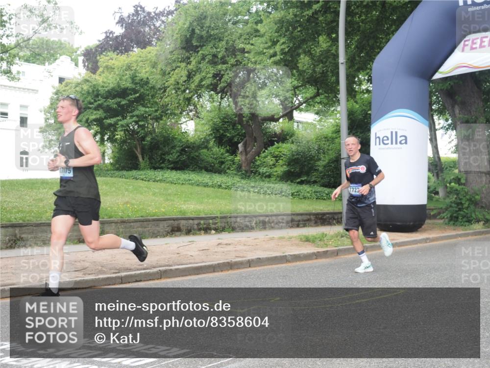 29.06.2025 - hella hamburg halbmarathon KatJ http://msf.ph/oto/8358604 29.06.2025 10:22:12 Zwischen KM18-KM19 4749, 7723 meine-sportfotos.de