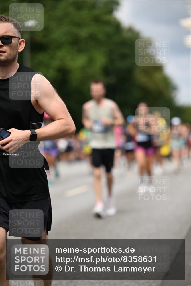 29.06.2025 - hella hamburg halbmarathon Dr. Thomas Lammeyer http://msf.ph/oto/8358631 29.06.2025 10:41:16 Kennedybrücke 56, 1022, 1118, 1253, 1488, 1490, 1597, 1948, 1952, 2072, 2552, 2811, 3165, 3230, 3398, 3428, 3714, 3873, 4733, 5224, 5560, 5786, 5789, 6804, 7202, 7235, 7707, 7773, 7823, 8257, 8258, 8315, 8936, 8937, 9054, 9055, 9918, 10024, 10112, 10762, 10798, 10862, 10931 meine-sportfotos.de