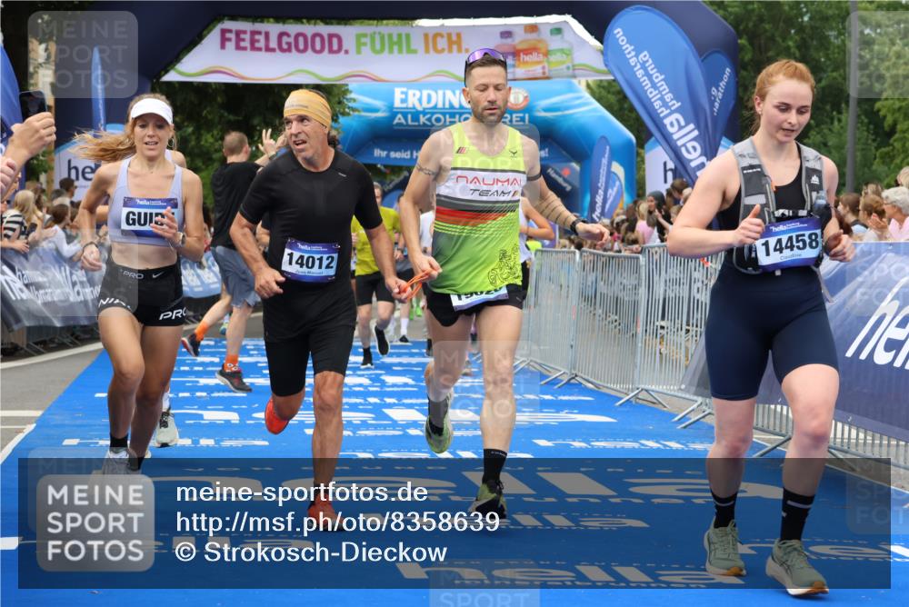 29.06.2025 - hella hamburg halbmarathon Strokosch-Dieckow http://msf.ph/oto/8358639 29.06.2025 10:51:39 Ziel 2396, 5008, 6286, 7224, 8710, 8819, 10691, 12224, 13327, 14012, 14458, 15496, 15727, 15831, 15899, 17682, 19007, 19020, 19053 meine-sportfotos.de