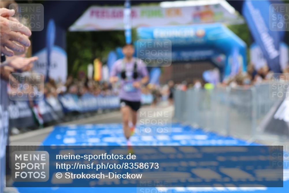 29.06.2025 - hella hamburg halbmarathon Strokosch-Dieckow http://msf.ph/oto/8358673 29.06.2025 10:29:49 Ziel 5308, 13374, 19202 meine-sportfotos.de