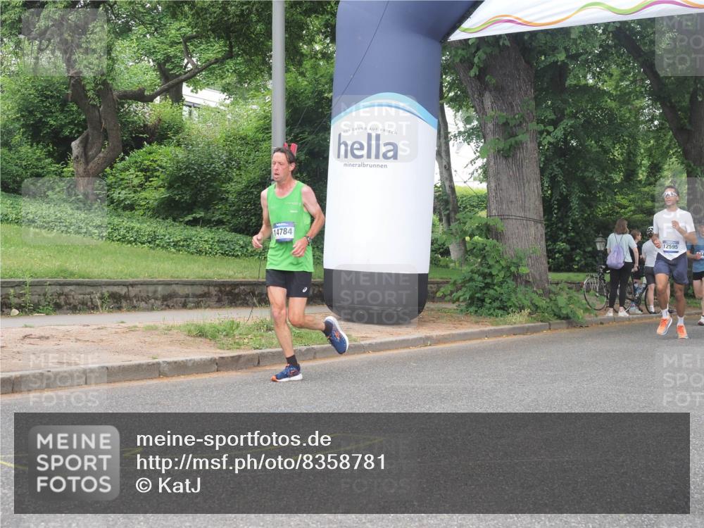29.06.2025 - hella hamburg halbmarathon KatJ http://msf.ph/oto/8358781 29.06.2025 10:22:15 Zwischen KM18-KM19 4749, 7723 meine-sportfotos.de