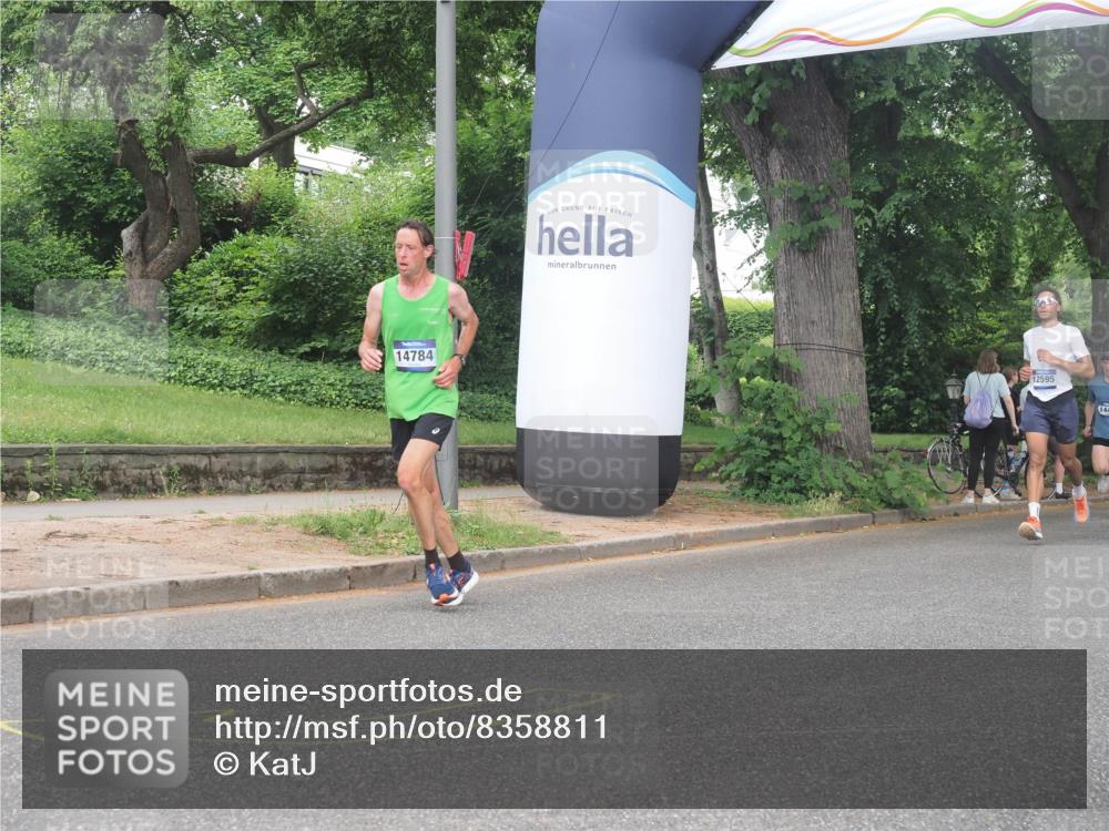 29.06.2025 - hella hamburg halbmarathon KatJ http://msf.ph/oto/8358811 29.06.2025 10:22:15 Zwischen KM18-KM19 4749, 7723 meine-sportfotos.de