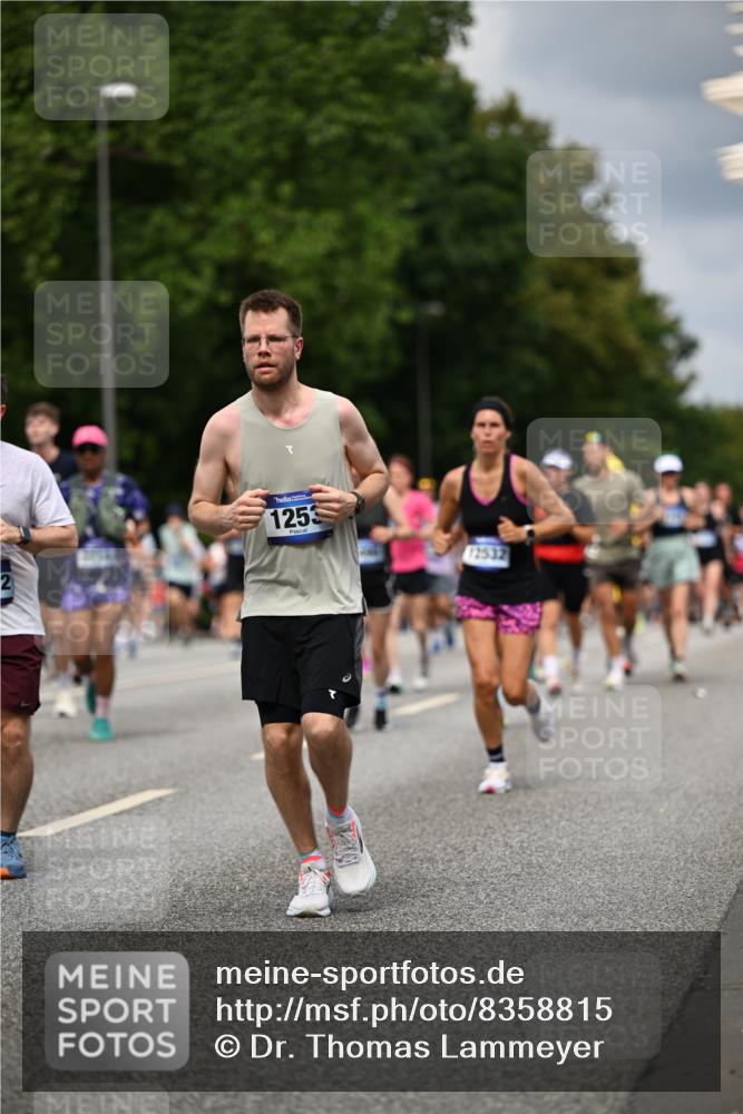 29.06.2025 - hella hamburg halbmarathon Dr. Thomas Lammeyer http://msf.ph/oto/8358815 29.06.2025 10:41:17 Kennedybrücke 56, 1022, 1118, 1253, 1488, 1490, 1597, 1948, 1952, 2072, 2552, 2811, 3165, 3230, 3398, 3428, 3714, 3873, 4733, 5224, 5560, 5786, 5789, 6804, 7202, 7235, 7707, 7773, 7823, 8257, 8258, 8315, 8936, 8937, 9054, 9055, 9918, 10024, 10112, 10762, 10798, 10862, 10931 meine-sportfotos.de