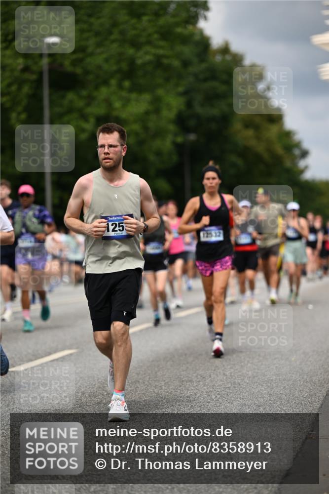 29.06.2025 - hella hamburg halbmarathon Dr. Thomas Lammeyer http://msf.ph/oto/8358913 29.06.2025 10:41:17 Kennedybrücke 56, 1022, 1118, 1253, 1488, 1490, 1597, 1948, 1952, 2072, 2552, 2811, 3165, 3230, 3398, 3428, 3714, 3873, 4733, 5224, 5560, 5786, 5789, 6804, 7202, 7235, 7707, 7773, 7823, 8257, 8258, 8315, 8936, 8937, 9054, 9055, 9918, 10024, 10112, 10762, 10798, 10862, 10931 meine-sportfotos.de
