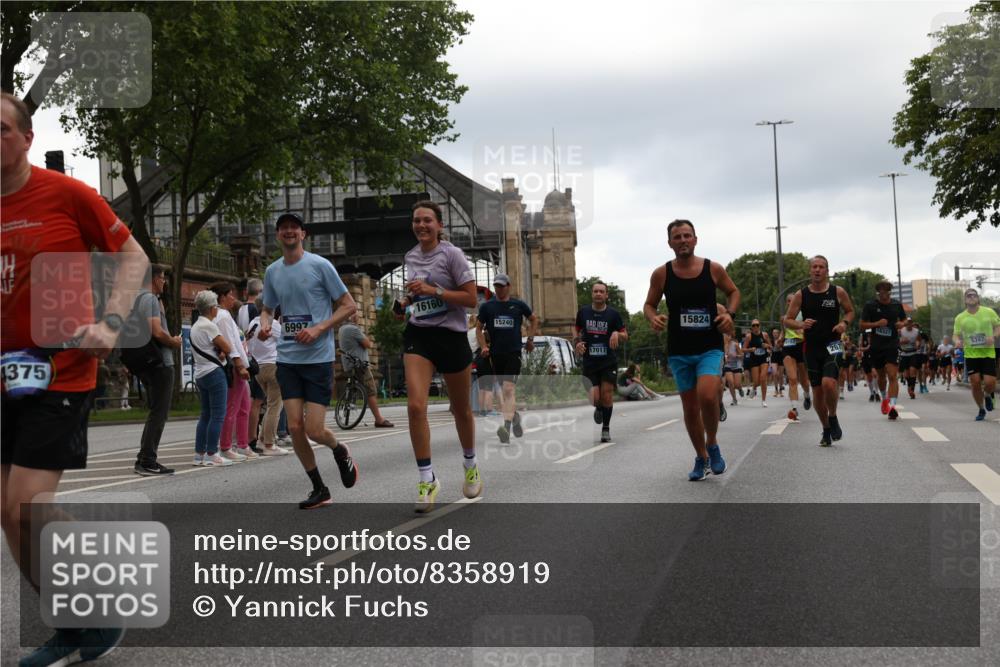 29.06.2025 - hella hamburg halbmarathon Yannick Fuchs http://msf.ph/oto/8358919 29.06.2025 10:53:08 20KM 1285, 1642, 2006, 2348, 2584, 2677, 2855, 2957, 2978, 3181, 3279, 3983, 4088, 4592, 5347, 5633, 5885, 6087, 6202, 6208, 6220, 6438, 6636, 6997, 7031, 7223, 7476, 8290, 8929, 9655, 10036, 10759, 10896, 10943, 11935, 11938, 12206, 12261, 12564, 12633, 13407, 13583, 14375, 14567, 14631, 14732, 14902, 14914, 14965, 15232, 15240, 15263, 15284, 15824, 16160, 16341, 16563, 16910, 16980, 17017, 17346, 17503, 17630, 18153, 18232, 18266, 18327, 18467, 18954, 19015, 19160 meine-sportfotos.de