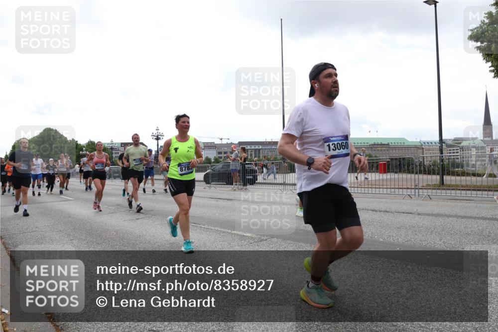 29.06.2025 - hella hamburg halbmarathon Lena Gebhardt http://msf.ph/oto/8358927 29.06.2025 10:39:07 Lombardsbrücke 19139, 1913, 8783, 13060, 56, 1232, 1390, 1451, 1760, 1856, 1883, 2092, 2524, 2534, 2571, 2574, 2693, 2843, 2893, 2998, 3275, 3307, 3353, 3726, 3727, 3745, 3927, 4257, 4259, 4260, 4316, 4320, 4410, 4523, 4603, 4659, 4855, 4882, 4964, 5913, 6062, 6112, 6342, 6343, 6611, 6875, 7263, 7341, 7501, 7506, 7524, 7589, 7815, 7849, 8203, 8243, 8367, 8457, 8783, 9393, 9420, 9446, 9708, 9974, 9977, 10001, 10072, 10315, 10516, 10554, 13060 meine-sportfotos.de