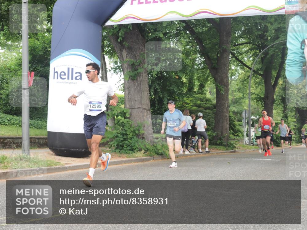 29.06.2025 - hella hamburg halbmarathon KatJ http://msf.ph/oto/8358931 29.06.2025 10:22:17 Zwischen KM18-KM19 7723 meine-sportfotos.de