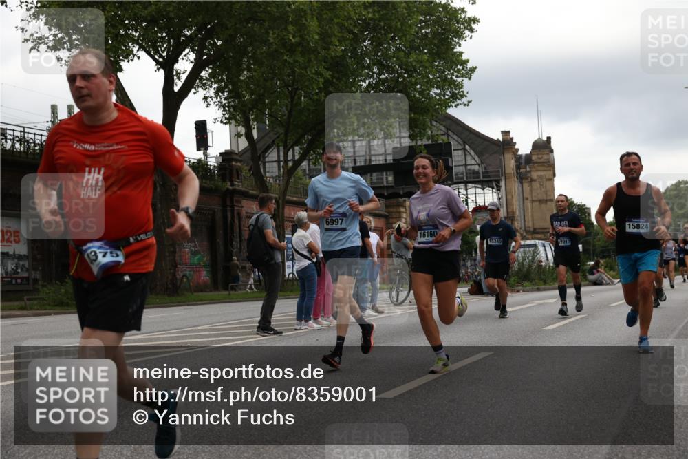 29.06.2025 - hella hamburg halbmarathon Yannick Fuchs http://msf.ph/oto/8359001 29.06.2025 10:53:09 20KM 1285, 1642, 2006, 2348, 2584, 2677, 2957, 2978, 3181, 3279, 3983, 4088, 4592, 5347, 5633, 5885, 6087, 6202, 6208, 6220, 6438, 6636, 6997, 7031, 7223, 7476, 8290, 8929, 9655, 10036, 10759, 10896, 10943, 11935, 11938, 12206, 12261, 12564, 12633, 12862, 13407, 13583, 13761, 14375, 14567, 14631, 14732, 14902, 14965, 15232, 15240, 15263, 15284, 15824, 16160, 16341, 16563, 16910, 16980, 17017, 17346, 17503, 17630, 18153, 18232, 18266, 18327, 18467, 18954, 19015, 19160 meine-sportfotos.de