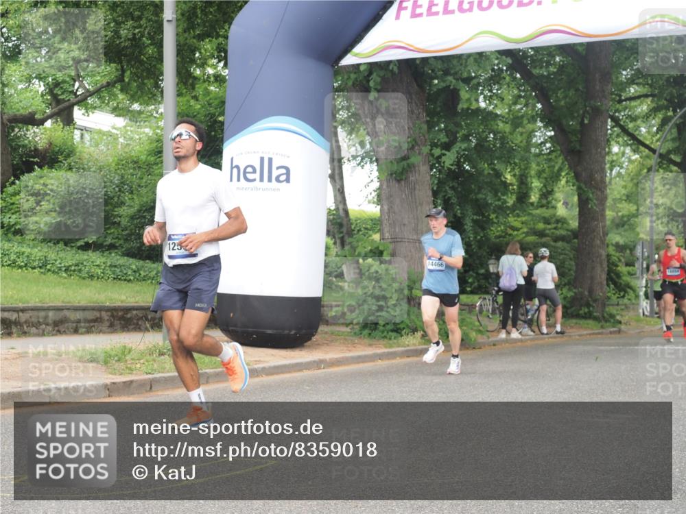 29.06.2025 - hella hamburg halbmarathon KatJ http://msf.ph/oto/8359018 29.06.2025 10:22:18 Zwischen KM18-KM19 7723 meine-sportfotos.de
