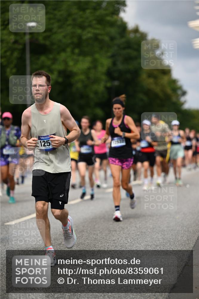 29.06.2025 - hella hamburg halbmarathon Dr. Thomas Lammeyer http://msf.ph/oto/8359061 29.06.2025 10:41:17 Kennedybrücke 56, 1022, 1118, 1253, 1488, 1490, 1597, 1948, 1952, 2072, 2552, 2811, 3165, 3230, 3398, 3428, 3714, 3873, 4733, 5224, 5560, 5786, 5789, 6804, 7202, 7235, 7707, 7773, 7823, 8257, 8258, 8315, 8936, 8937, 9054, 9055, 9918, 10024, 10112, 10762, 10798, 10862, 10931 meine-sportfotos.de