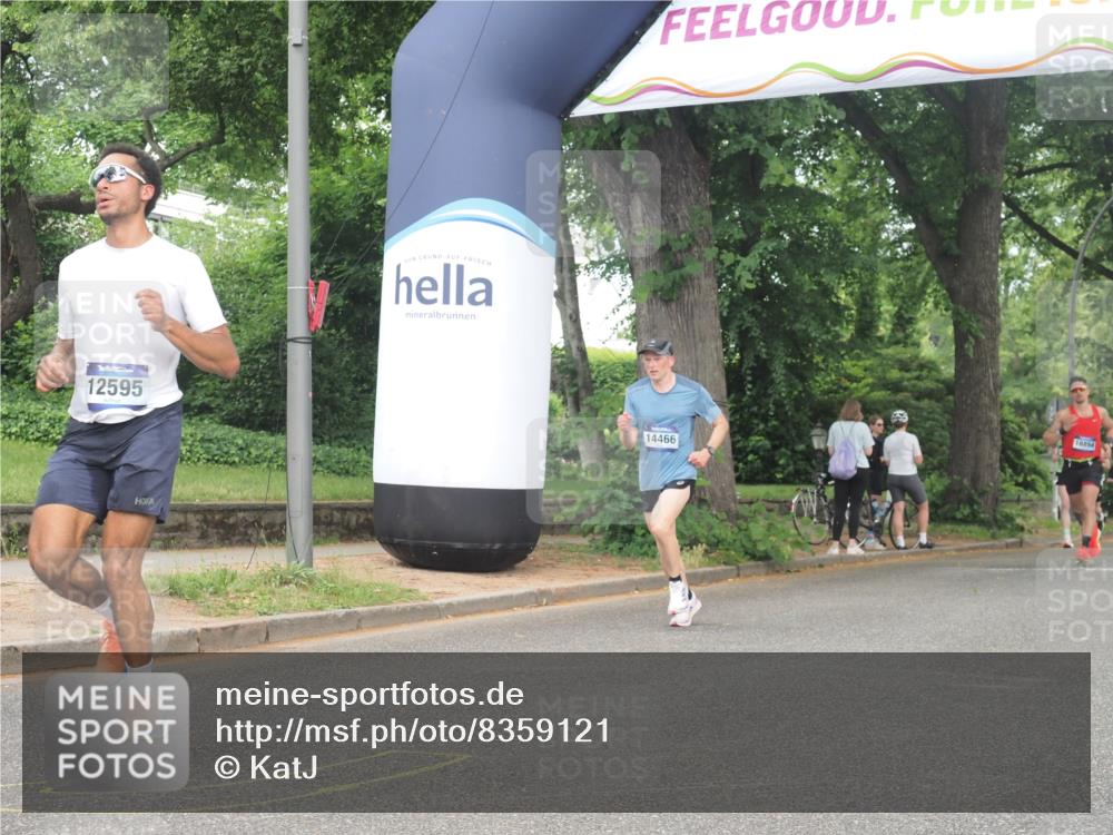 29.06.2025 - hella hamburg halbmarathon KatJ http://msf.ph/oto/8359121 29.06.2025 10:22:18 Zwischen KM18-KM19 7723 meine-sportfotos.de