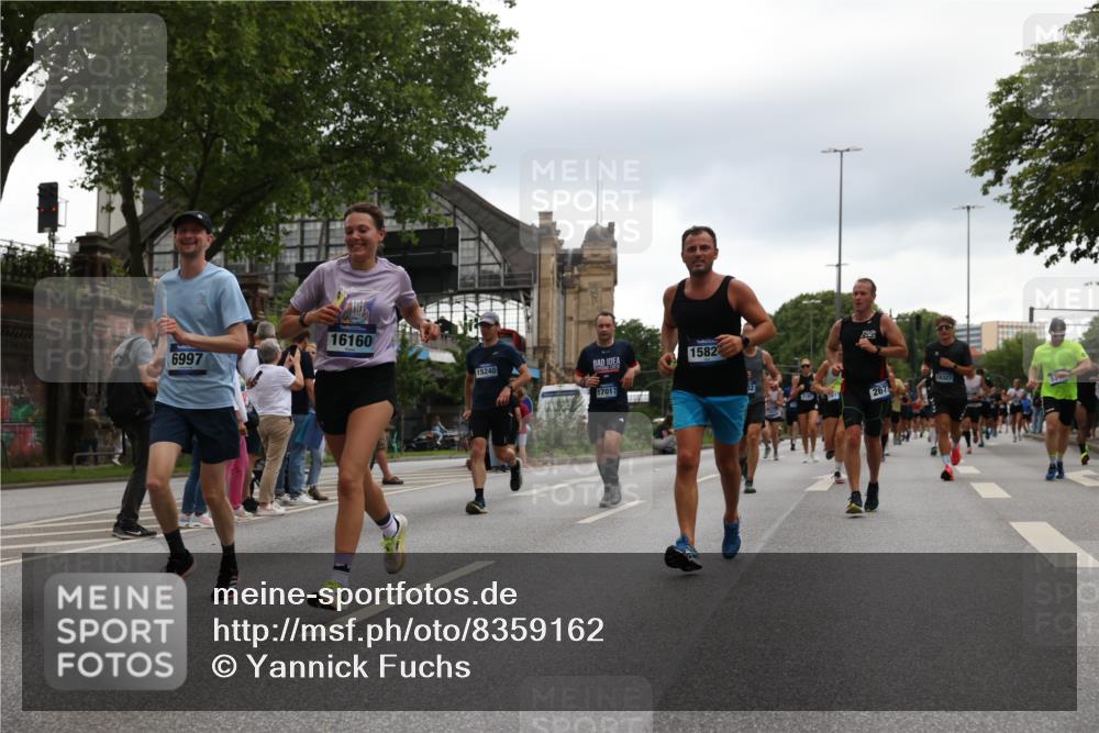 29.06.2025 - hella hamburg halbmarathon Yannick Fuchs http://msf.ph/oto/8359162 29.06.2025 10:53:09 20KM 1285, 1642, 2006, 2348, 2584, 2677, 2957, 2978, 3181, 3279, 3983, 4088, 4592, 5347, 5633, 5885, 6087, 6202, 6208, 6220, 6438, 6636, 6997, 7031, 7223, 7476, 8290, 8929, 9655, 10036, 10759, 10896, 10943, 11935, 11938, 12206, 12261, 12564, 12633, 12862, 13407, 13583, 13761, 14375, 14567, 14631, 14732, 14902, 14965, 15232, 15240, 15263, 15284, 15824, 16160, 16341, 16563, 16910, 16980, 17017, 17346, 17503, 17630, 18153, 18232, 18266, 18327, 18467, 18954, 19015, 19160 meine-sportfotos.de