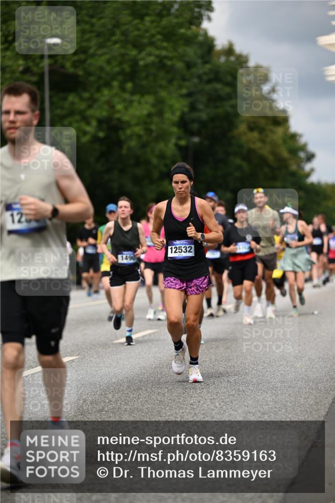 29.06.2025 - hella hamburg halbmarathon Dr. Thomas Lammeyer http://msf.ph/oto/8359163 29.06.2025 10:41:18 Kennedybrücke 56, 1022, 1118, 1253, 1276, 1488, 1490, 1597, 1948, 1952, 2072, 2199, 2552, 2811, 3165, 3230, 3398, 3428, 3714, 3873, 4733, 5224, 5560, 5786, 5789, 6804, 7202, 7235, 7707, 7773, 7823, 8257, 8258, 8315, 8936, 8937, 9054, 9055, 9918, 10024, 10112, 10762, 10798, 10862, 10931 meine-sportfotos.de