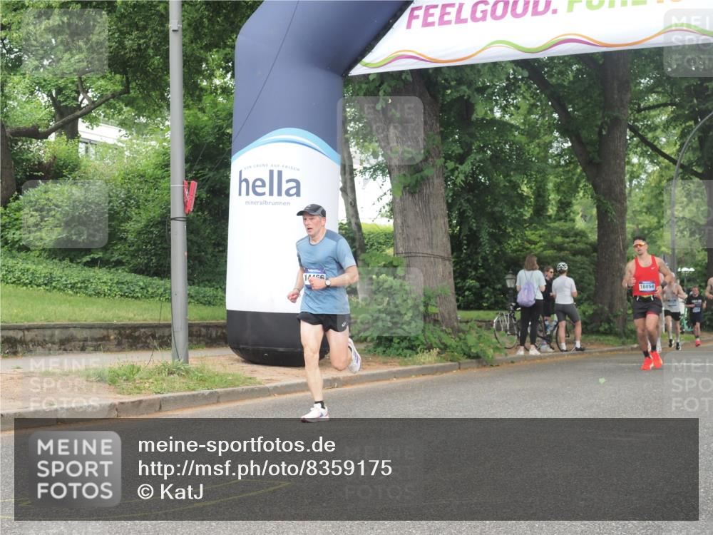29.06.2025 - hella hamburg halbmarathon KatJ http://msf.ph/oto/8359175 29.06.2025 10:22:19 Zwischen KM18-KM19 7723 meine-sportfotos.de